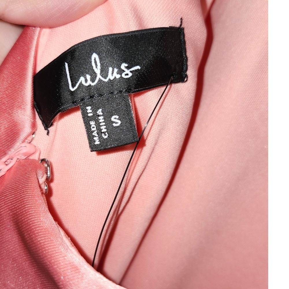 Lulus Coral Pink Satin Halter Mini Dress Deep V-Neck Open Back Size S NEW - Picture 3 of 3